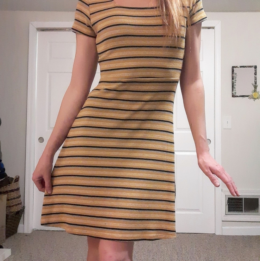 Yellow Short Sleeve Dress w/ Horizontal Stripes